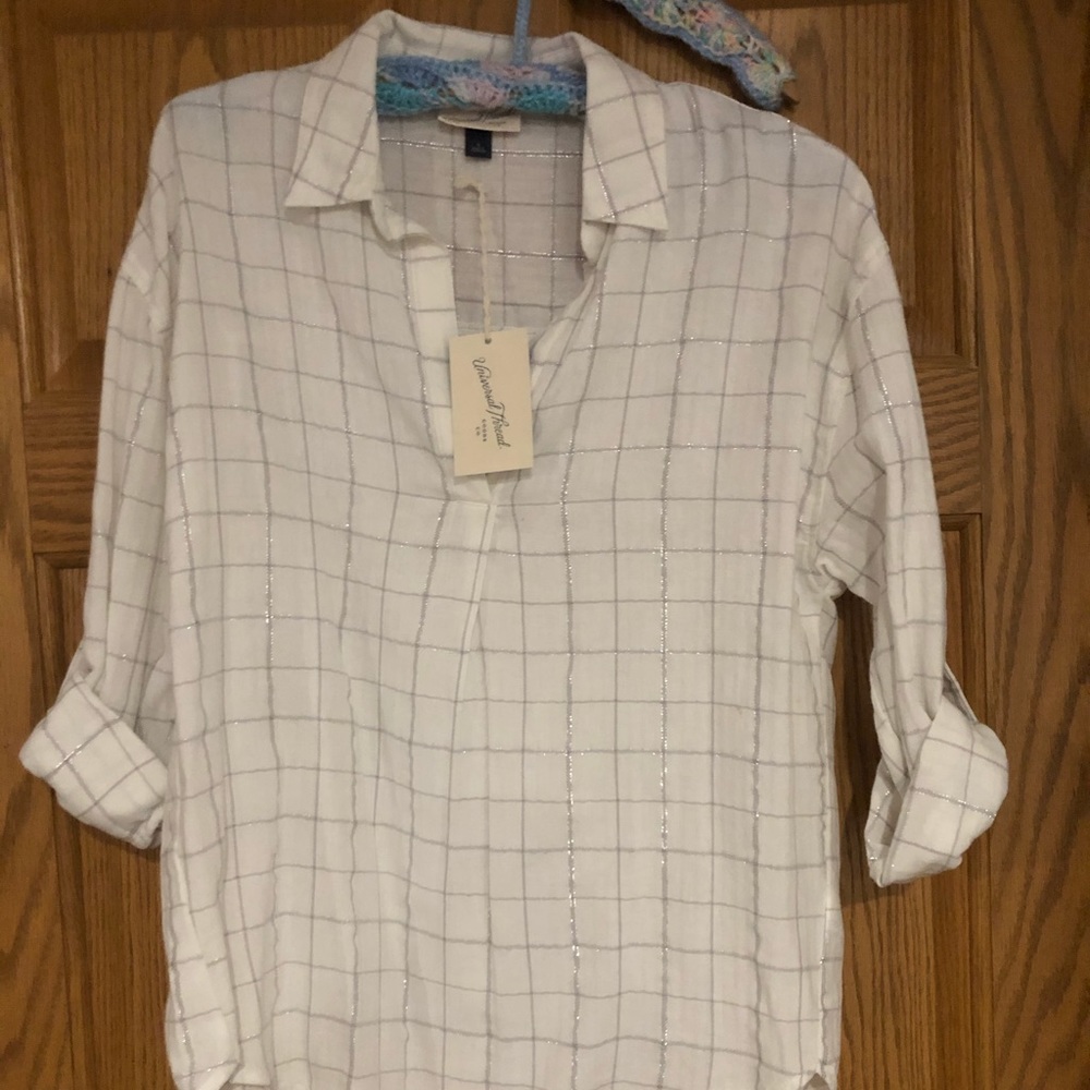 White with silver spark stripes